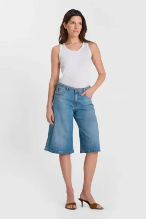 Alternative view of BERMUDA LAZARET